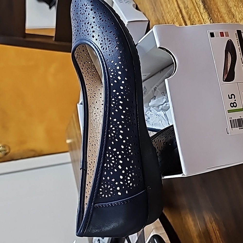 Ladies shoes